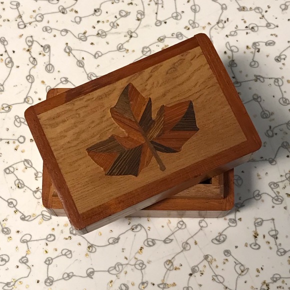 Wooden Box Canada - Picture 2 of 9